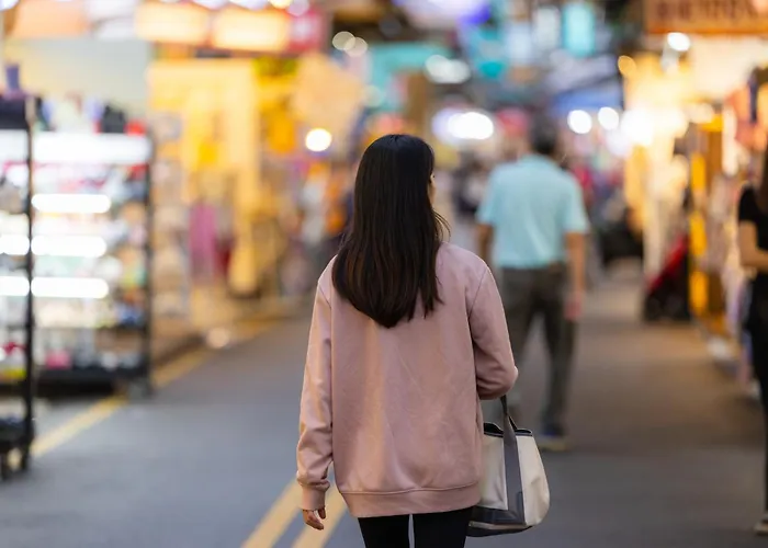 I - Thai Style Near Skytrain Asok, T21, And Em District Malls 曼谷
